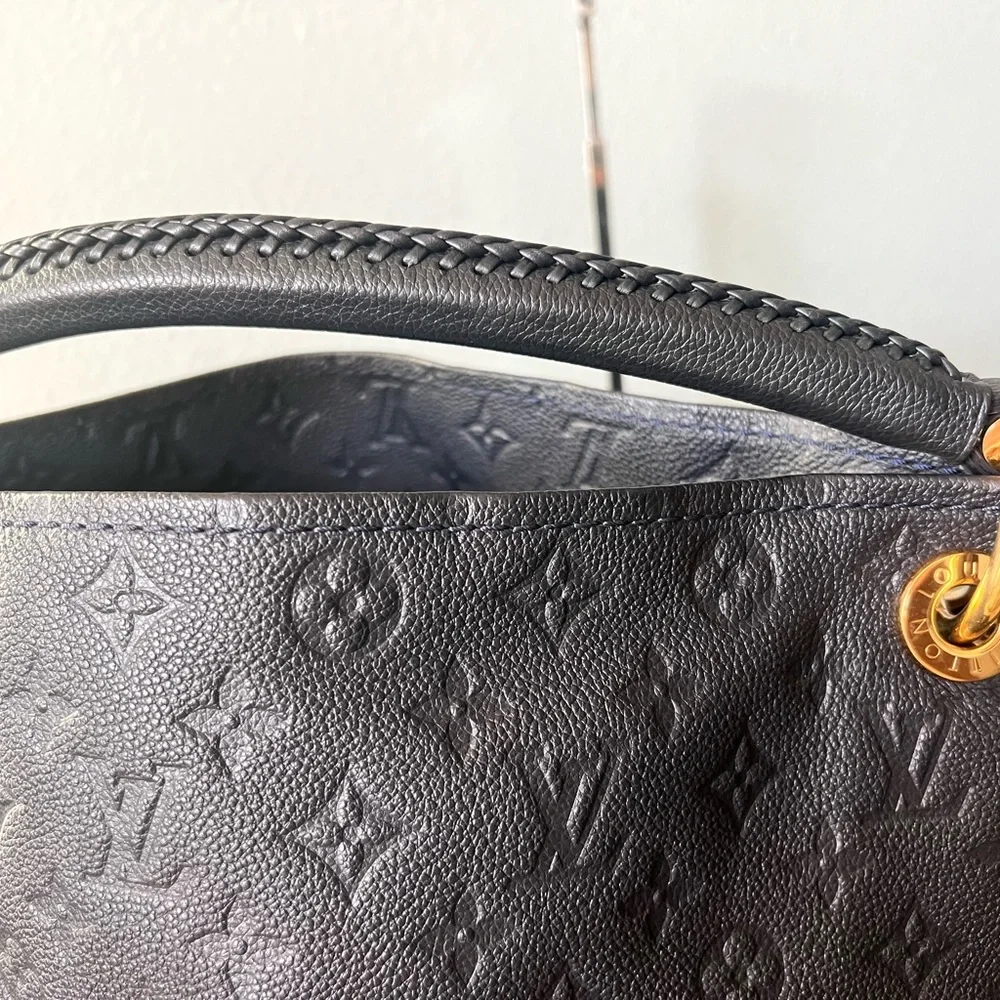 SOLD-Authentic Louis Vuitton Artsy MM Mng Empreinte Infini (Navy) - Picture 11 of 16